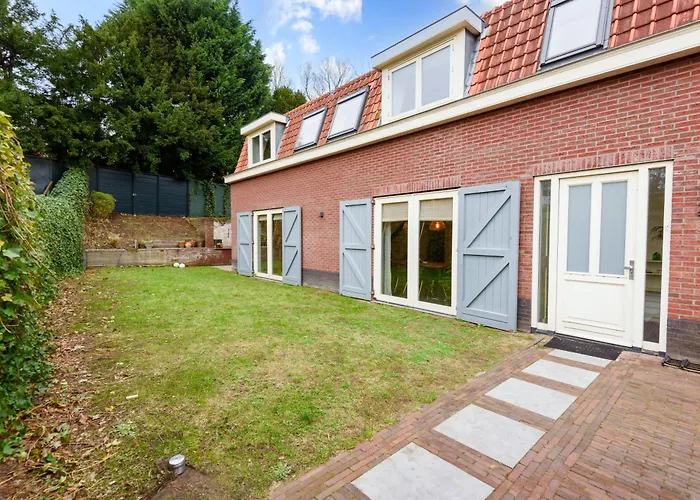 Spacious And Attractive Family Home Near Amsterdam