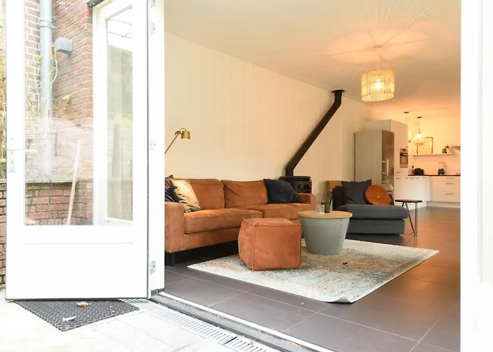 Spacious And Attractive Family Home Near Amsterdam